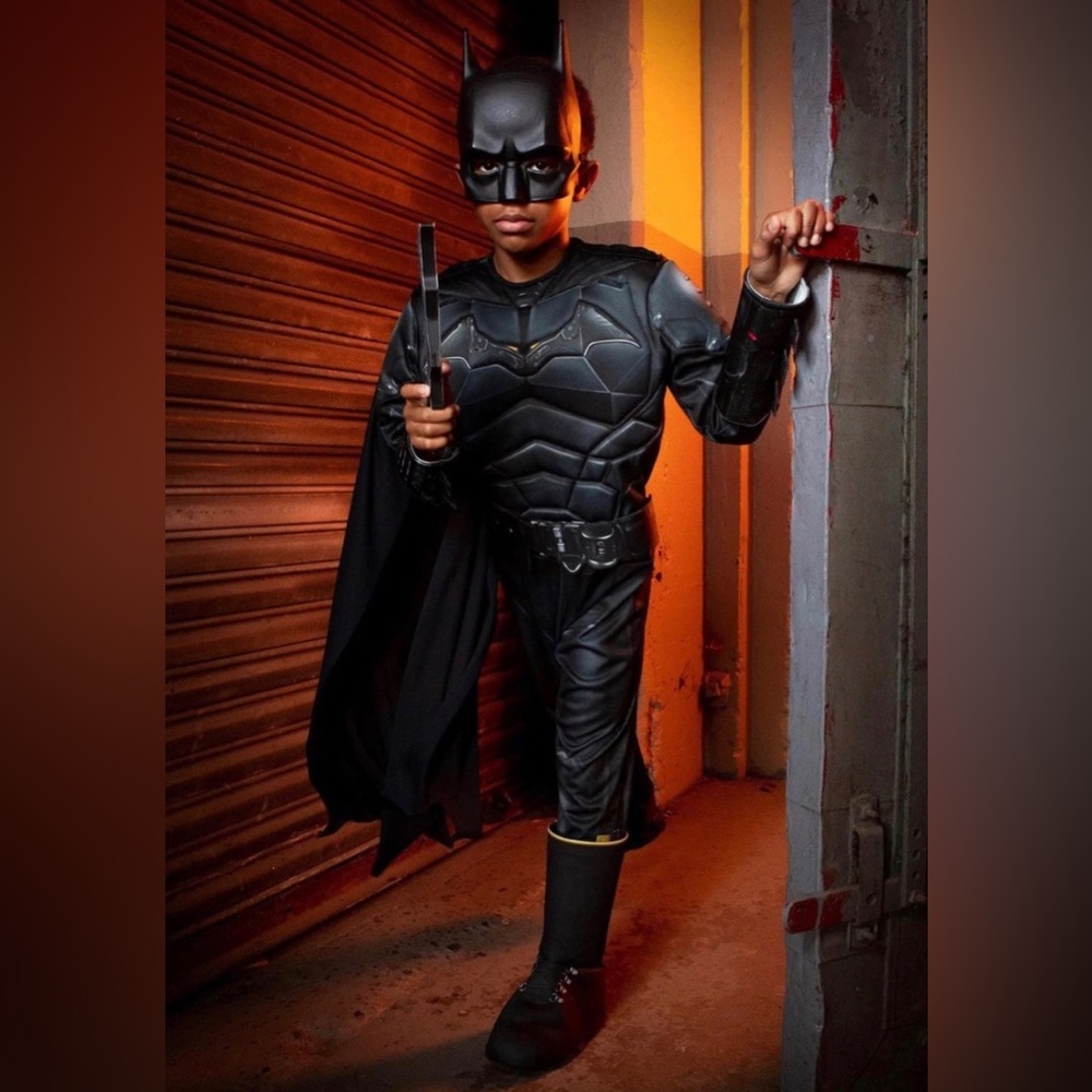 Batman Boys Large Deluxe Costume Rubies Halloween NEW - Picture 3 of 7
